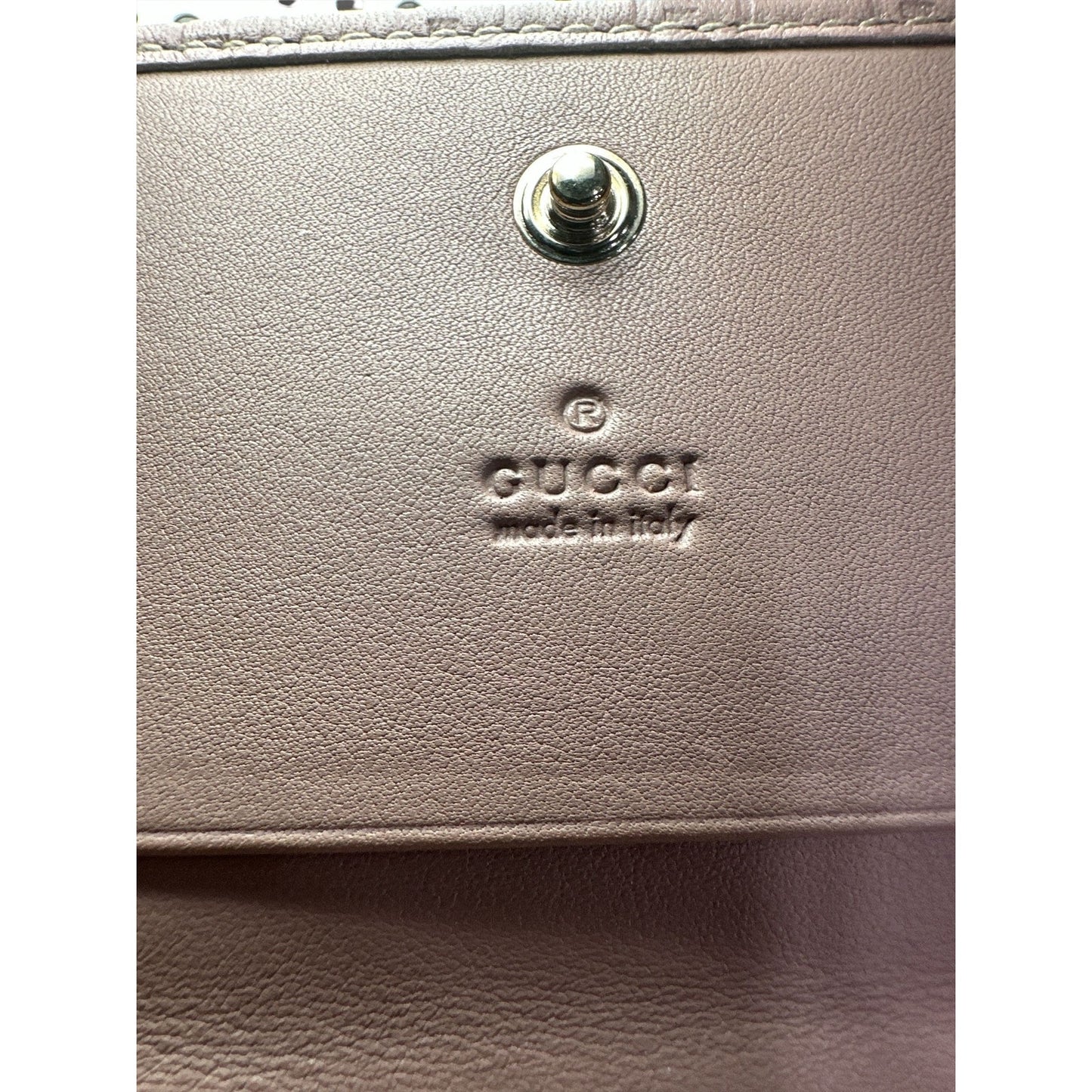 Elegant Gucci Bifold Card Case