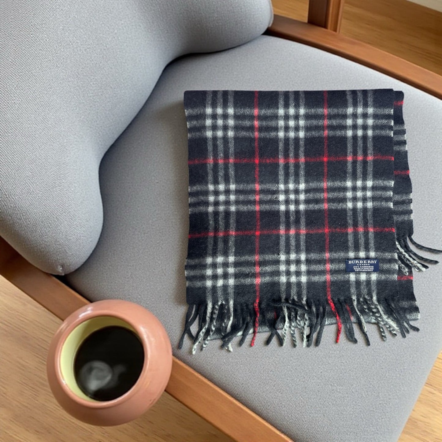 Burberry Nova check Black/Red Scarf