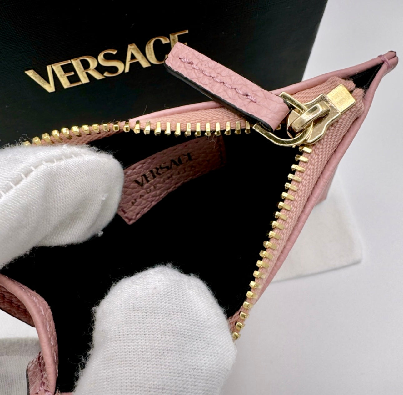 Versace Virtus logo grained leather card holder wallet NWB - Clairely Amazing