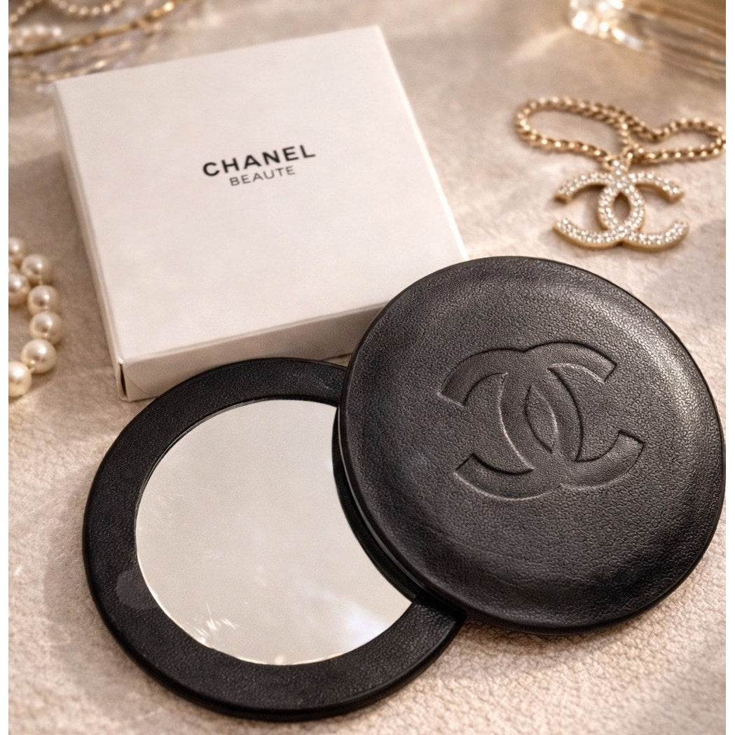 CHANEL Beauté Double-Sided Compact Mirror – Black CC Embossed