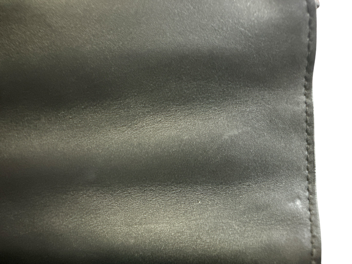 LOUIS VUITTON
Calfskin New Wave Chain MM Black - Clairely Amazing