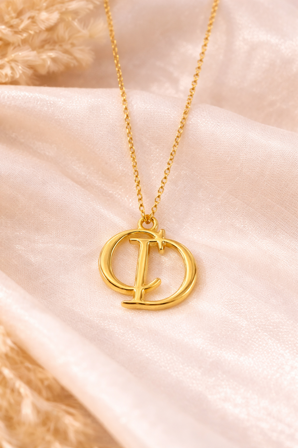 Gold CD Style Pendant Necklace – Minimalist Fashion Necklace