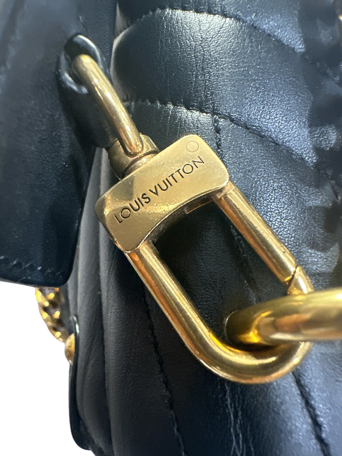 LOUIS VUITTON
Calfskin New Wave Chain MM Black - Clairely Amazing