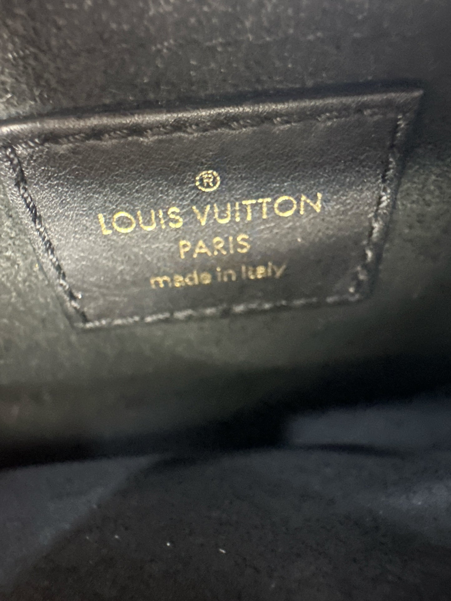 LOUIS VUITTON
Calfskin New Wave Chain MM Black - Clairely Amazing