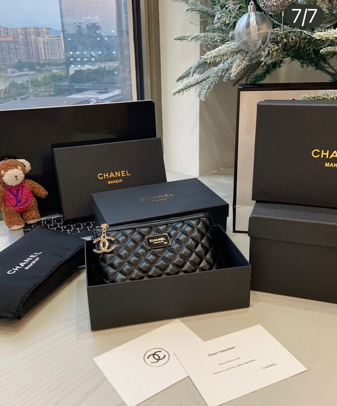 CHANEL Quilted Cosmetic Zip Pouch with Gold CC (GWP Exclusive)
