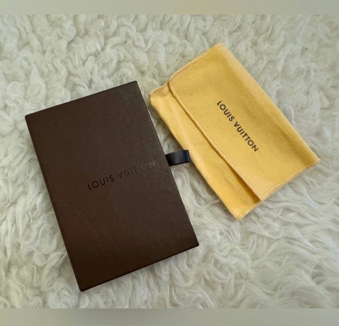 Louis Vuitton Vernis Card Case with dustbag and box - Clairely Amazing