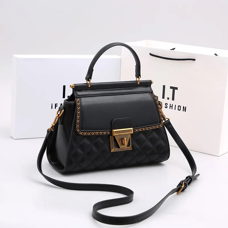 Diamond Grid Small Shoulder Bag