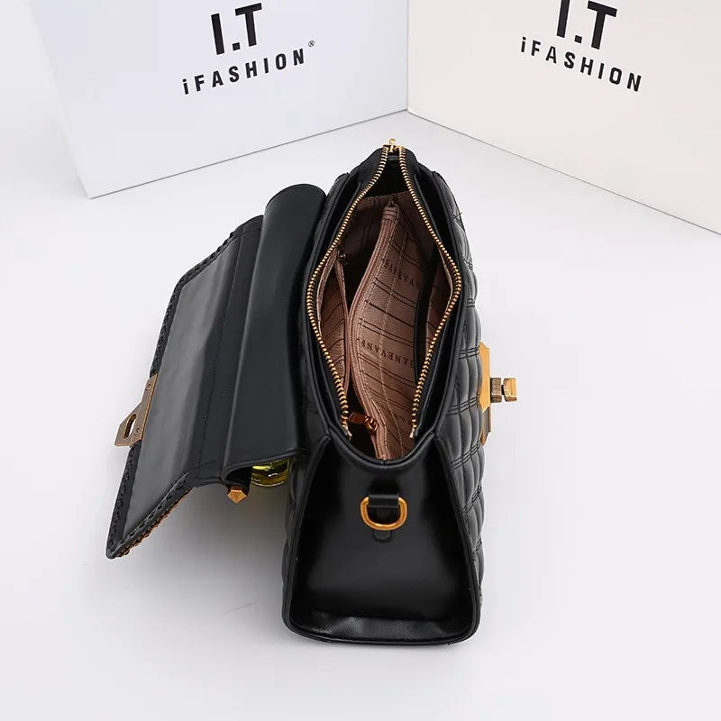 Diamond Grid Small Shoulder Bag
