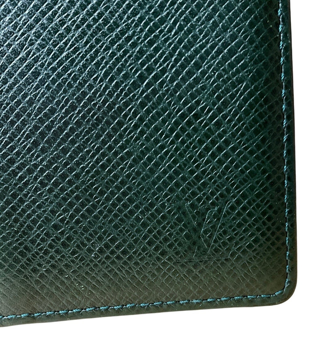 Authentic Louis Vuitton Hunter Green Card Holder – Preowned