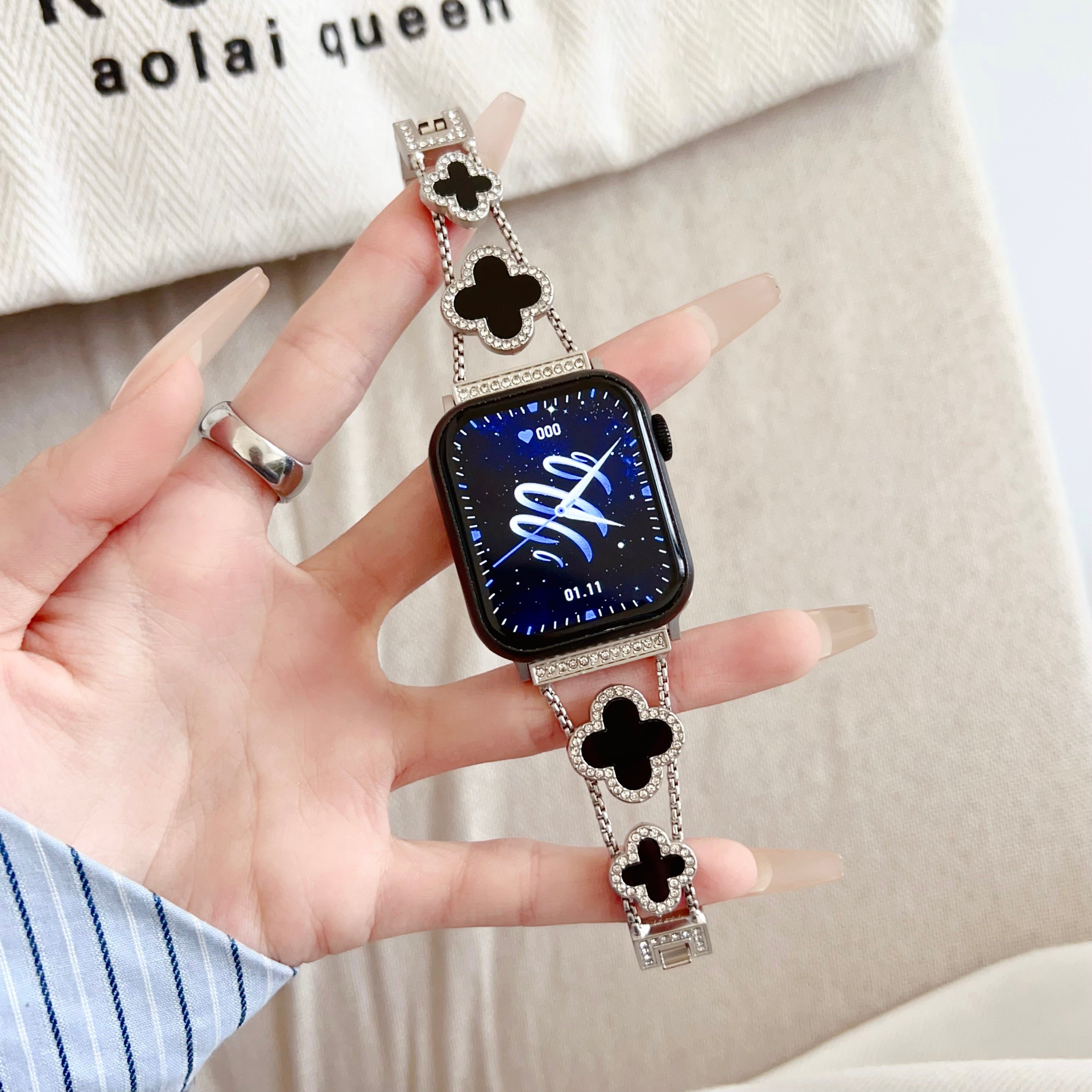 Clover Charm Fashion Smart Watch Band – Luxe Edition