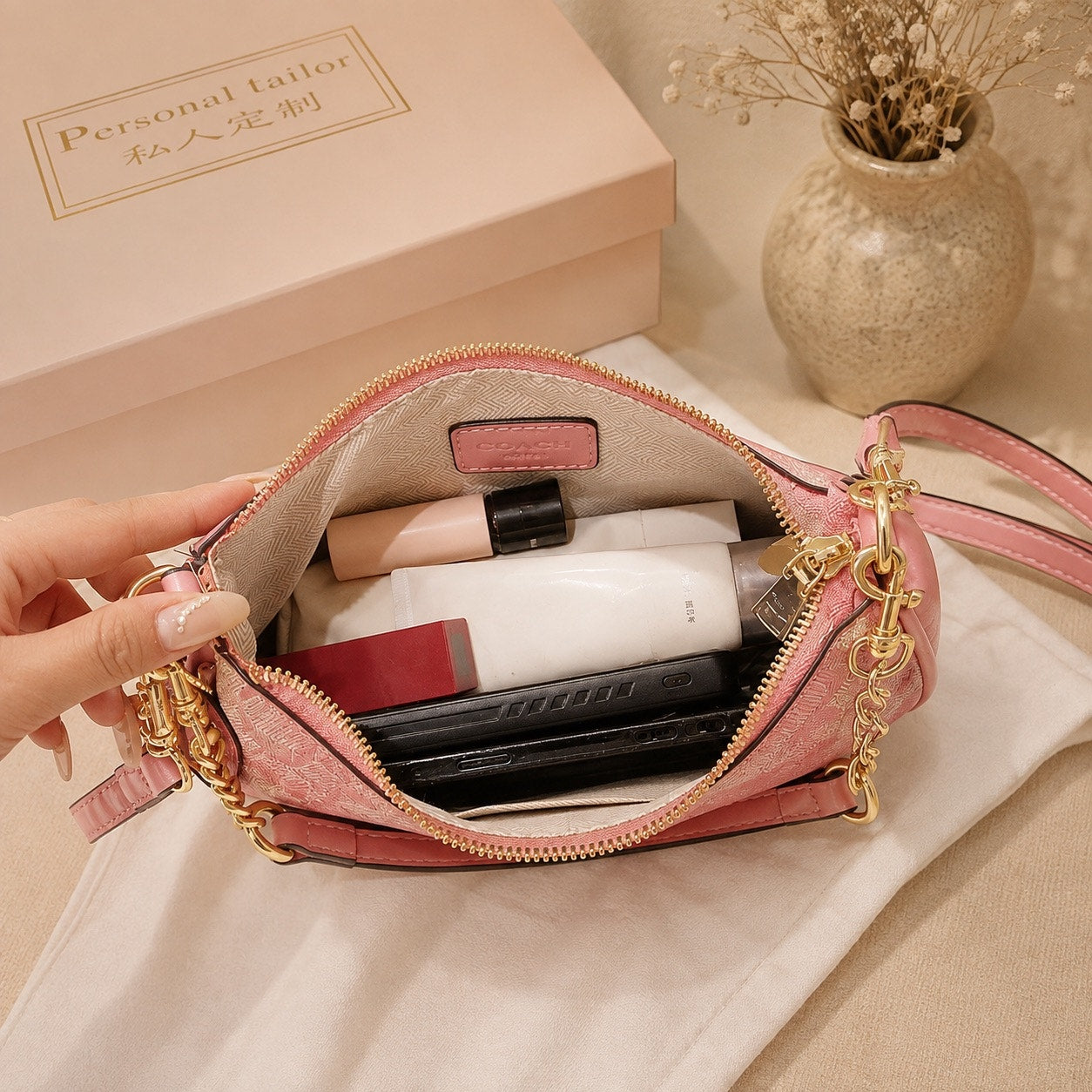 ⭐Fashion Signature Pink Convertible Shoulder & Crossbody Bag