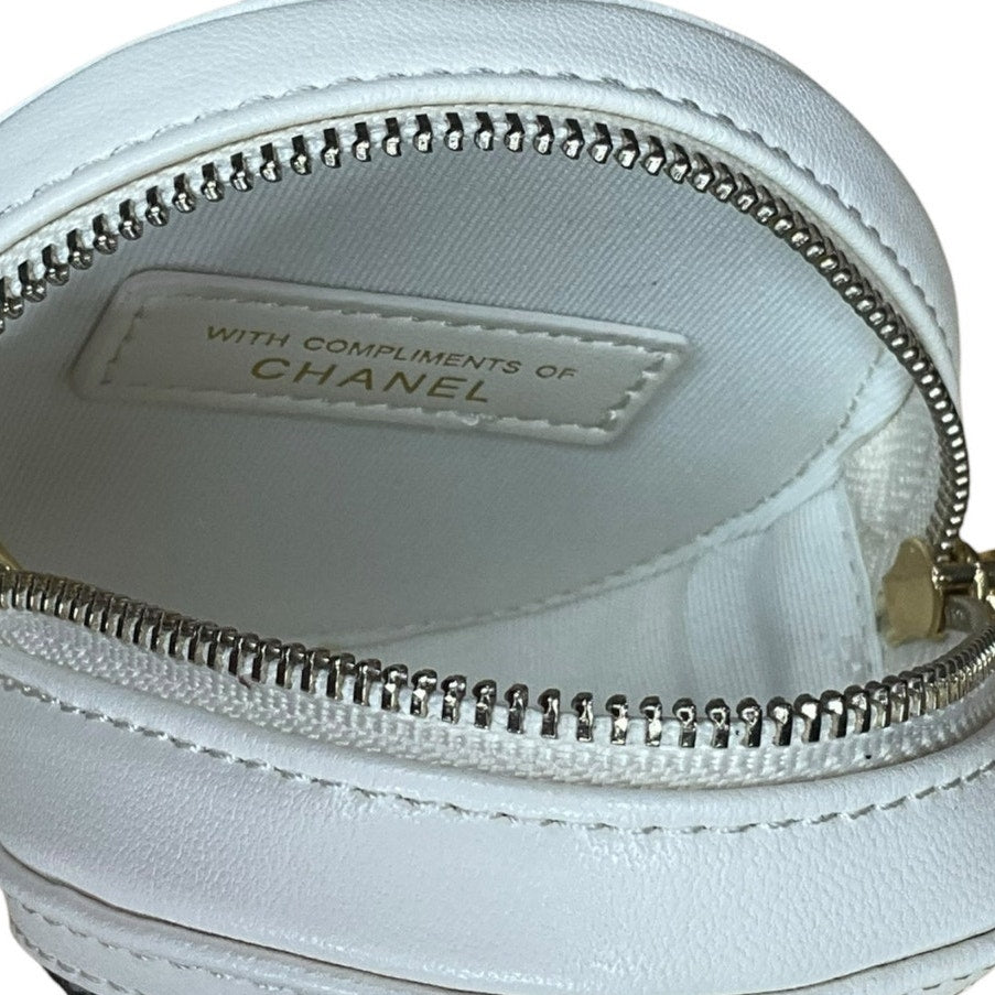 Chanel Makeup Tweed Quilted Round Filigree Pouch With Chain in white and black