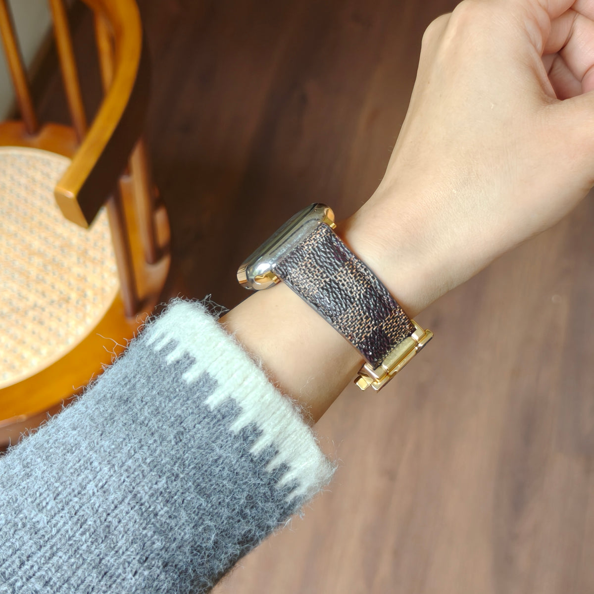 Fashion Luxe-Inspired Smart Watch Band