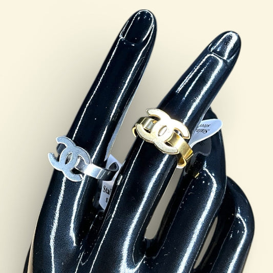 Double C Style Ring – Gold or Silver Tone