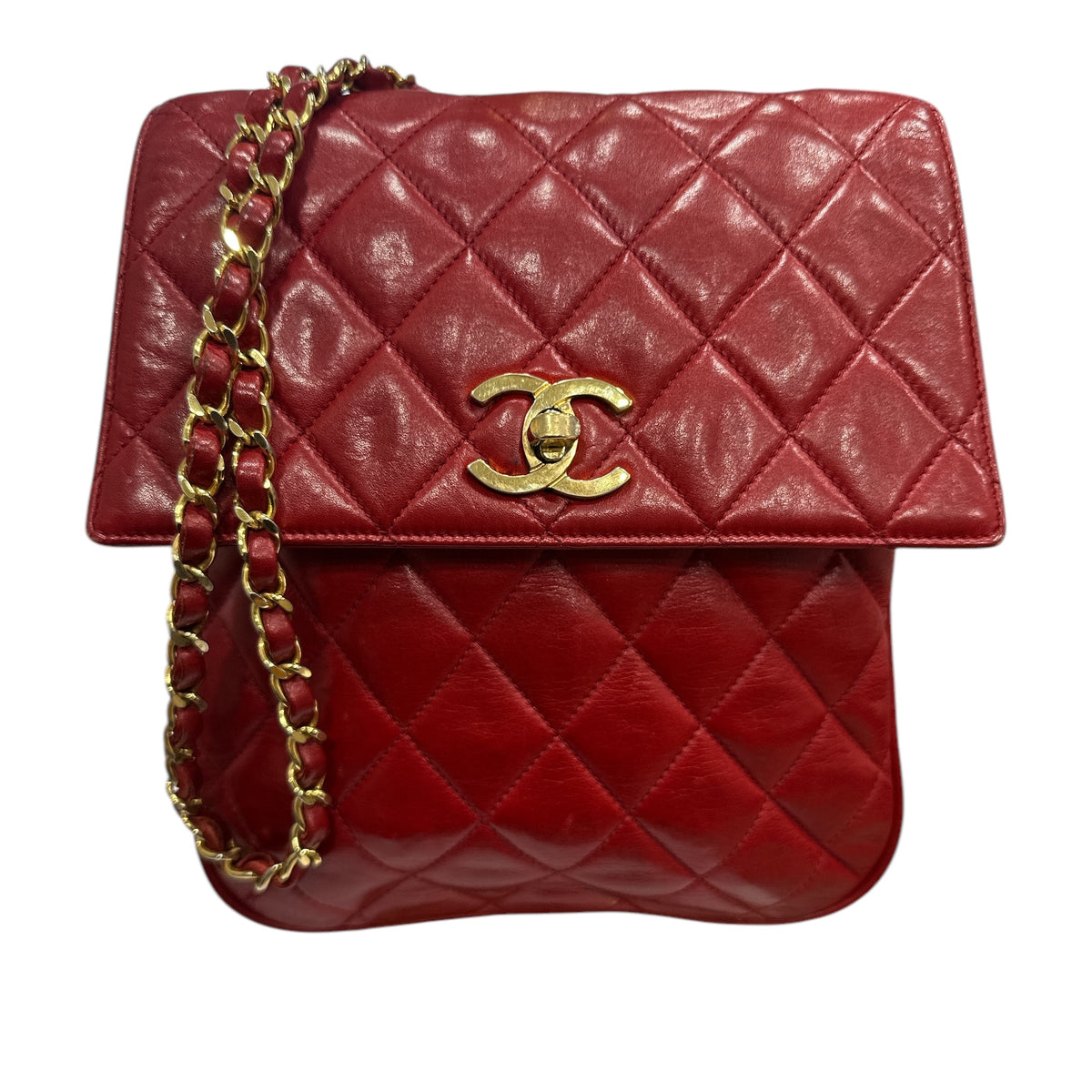 CHANEL 
Lambskin Quilted Flap Crossbody Red