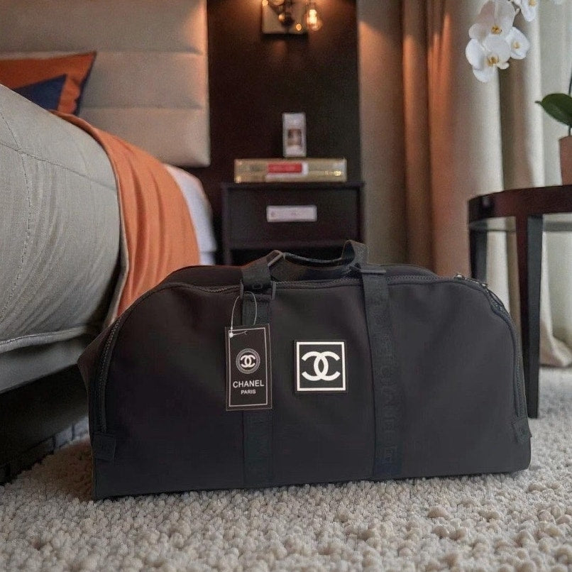 Chanel Beauty VIP / GWP Duffel Bag – Cream CC Logo – New