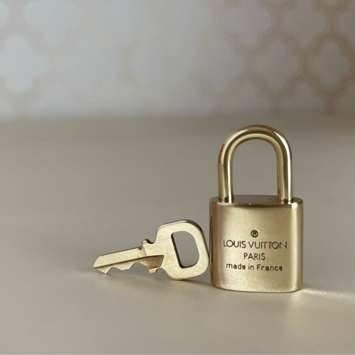 LV Lock and Key set - Clairely Amazing