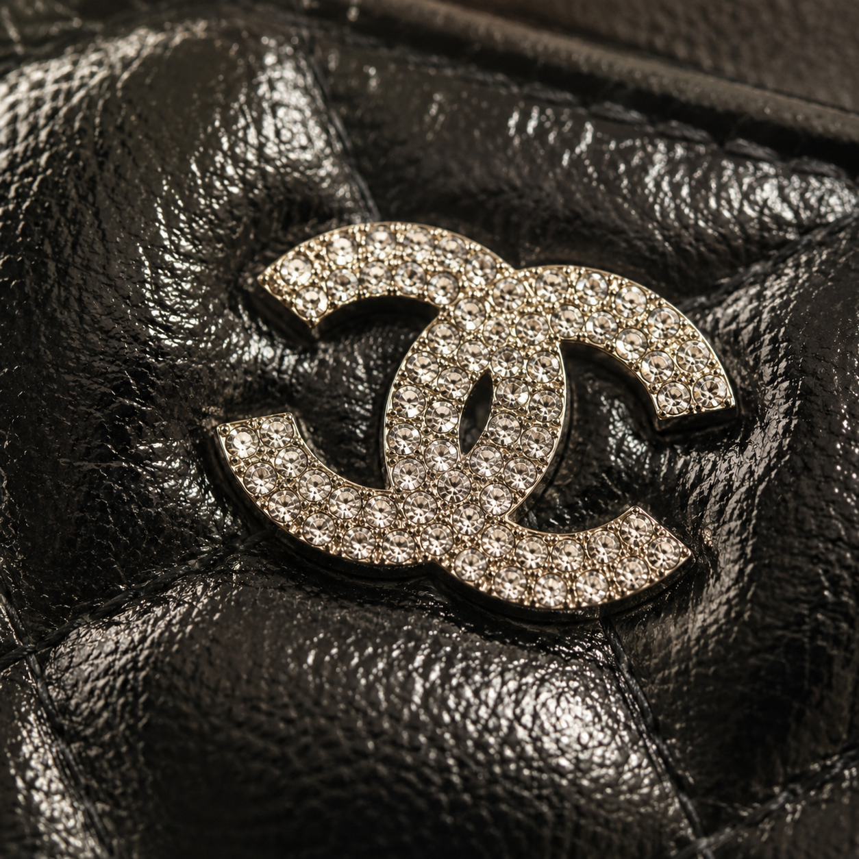 Chanel Beaute GWP Leather Card Holder – Multiple Logo Designs