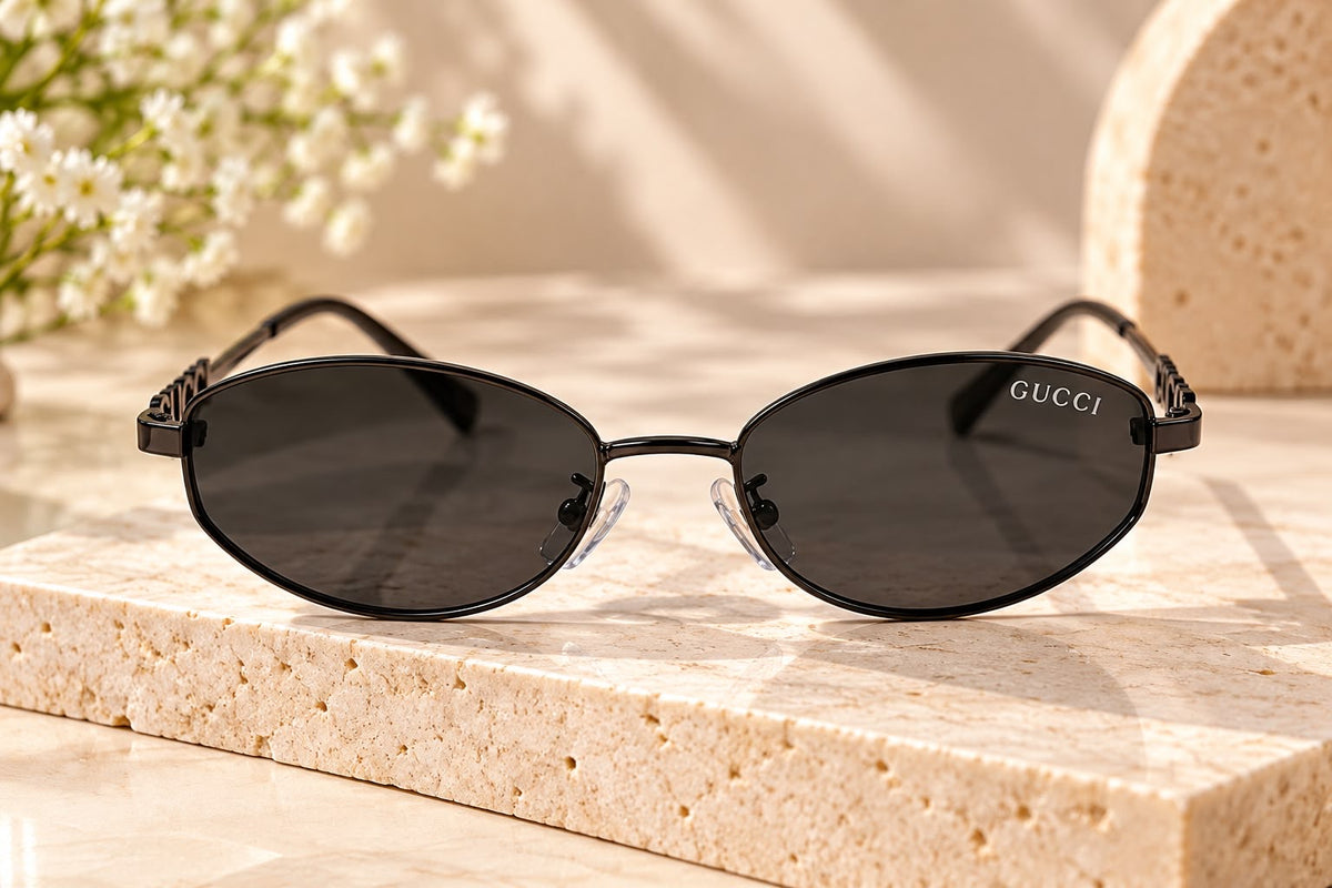 Fashion Oval Sunglasses – Black & Gold