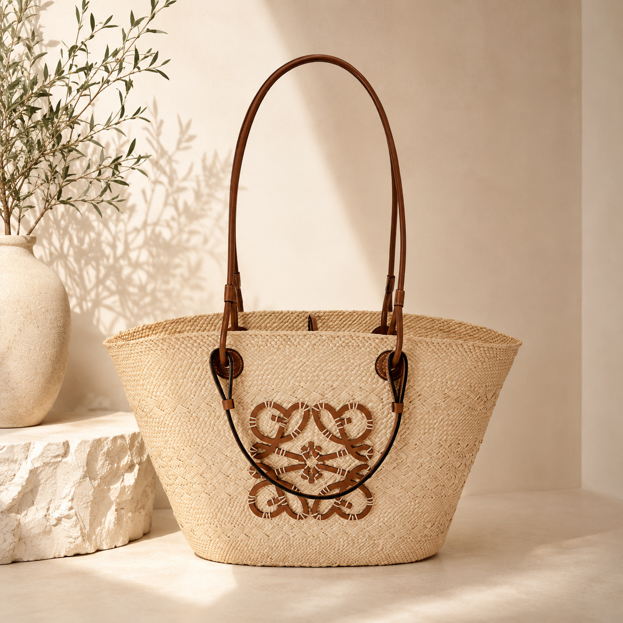 Fashion Raffia Woven Tote Bag with Wooden-Inspired Front Detail