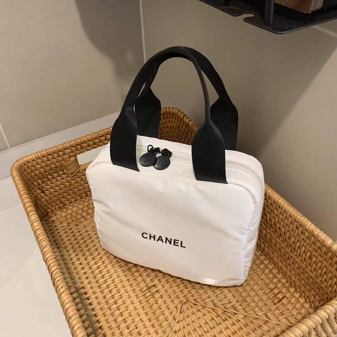 Chanel Beauty Puffy Mini Tote Bag (GWP)