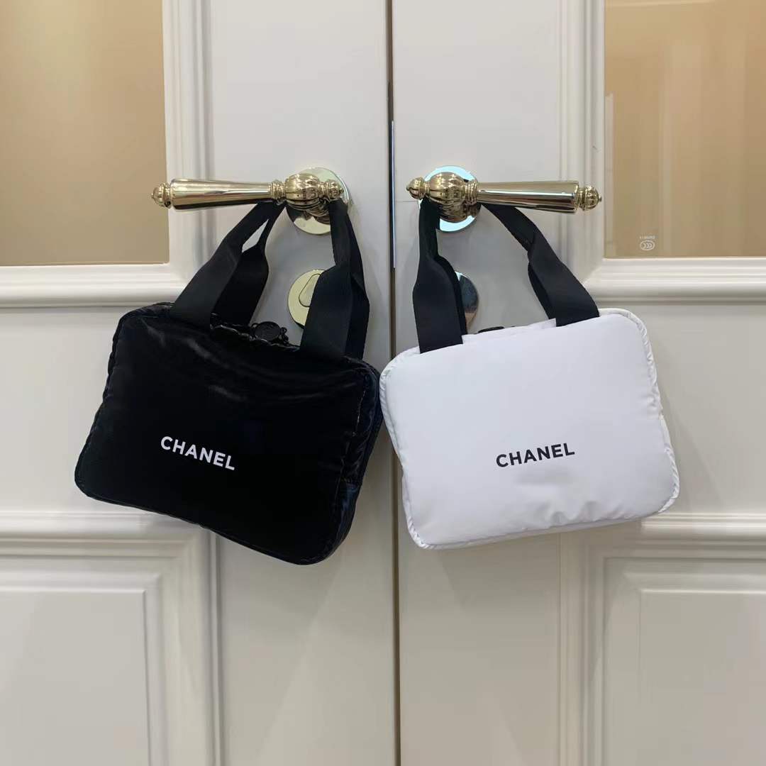 Chanel Beauty Puffy Mini Tote Bag (GWP)