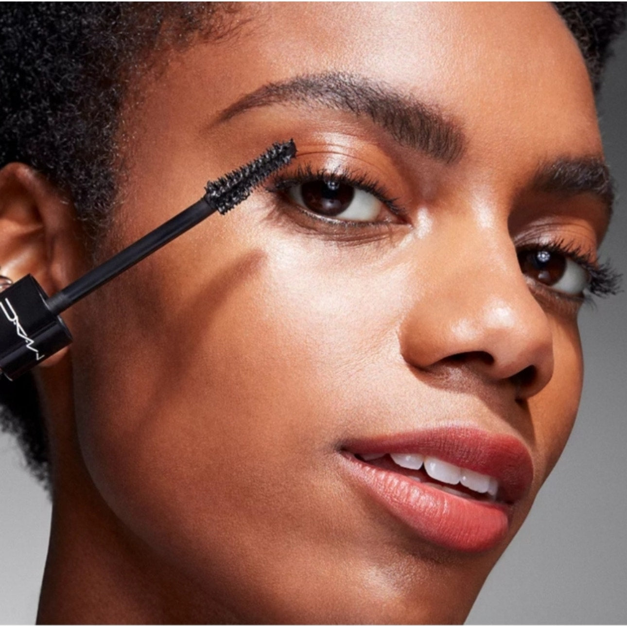 Volumizing Black Mini Mascara