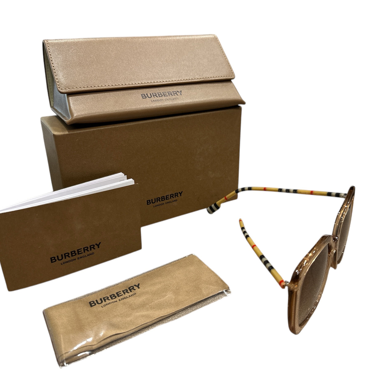BURBERRY Sunglasses Peach Brown Gradient - Clairely Amazing