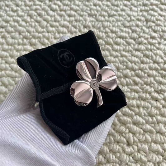 Clover Pin Brooch – Silver Metal