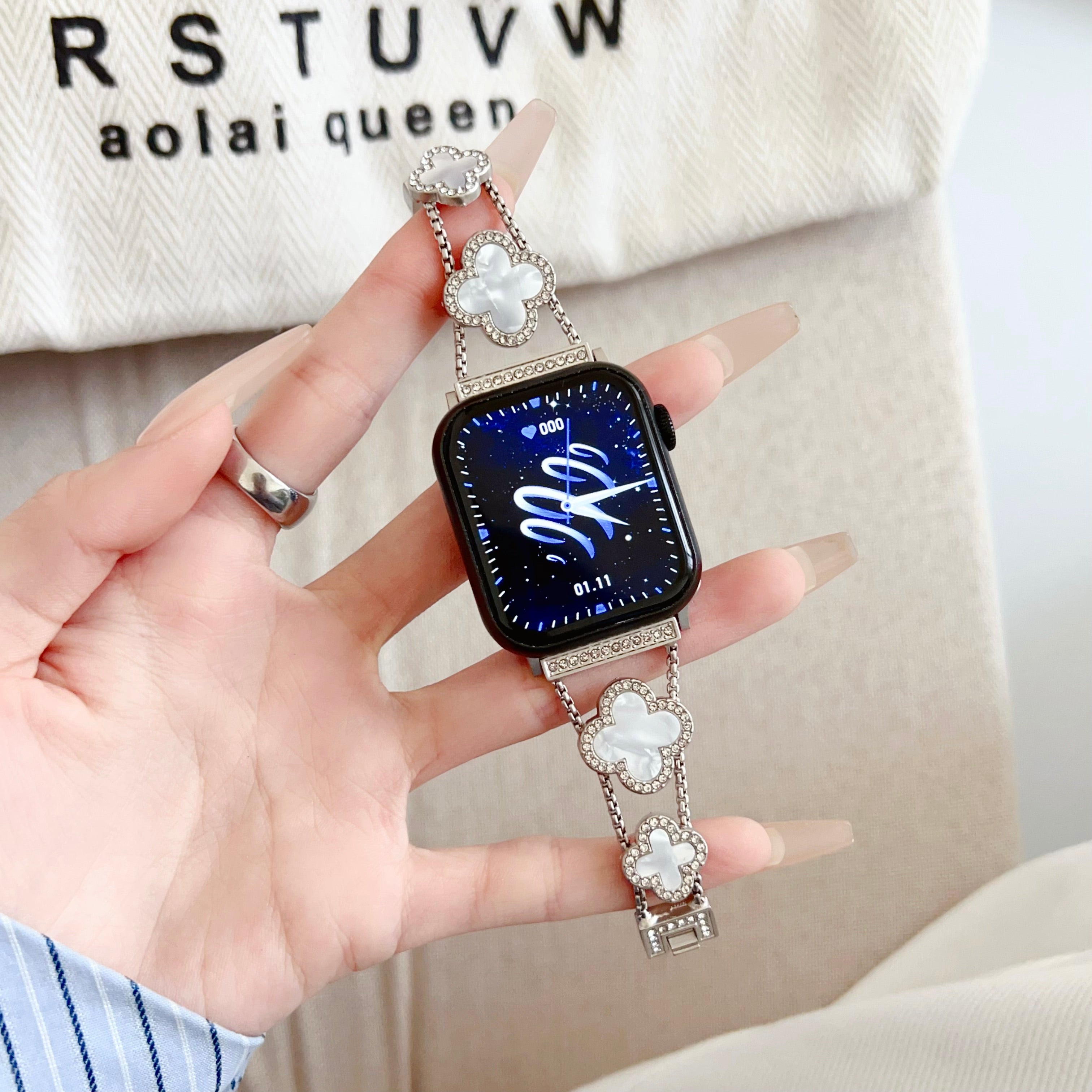Clover Charm Fashion Smart Watch Band – Luxe Edition