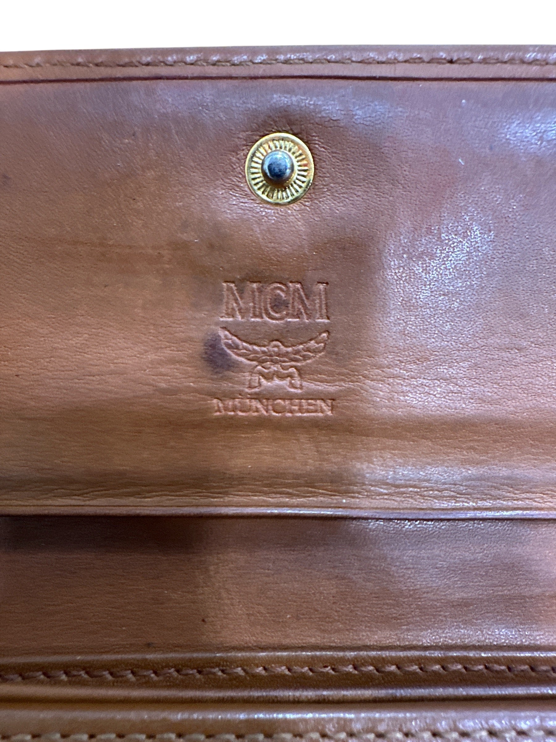 MCM Wallet COGNAC - Clairely Amazing