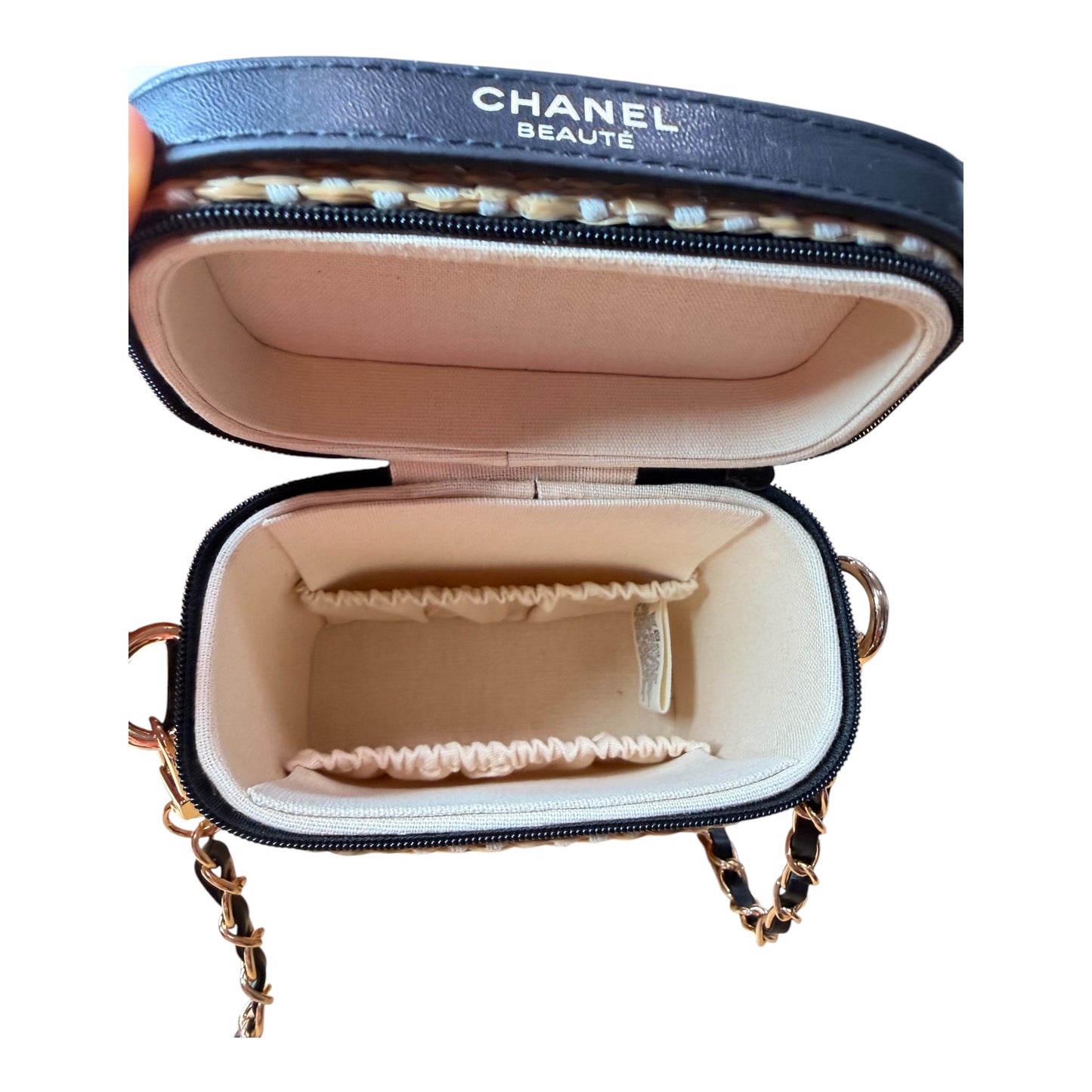 Chanel Beauté Straw Pouch – GWP Summer Cosmetic Case