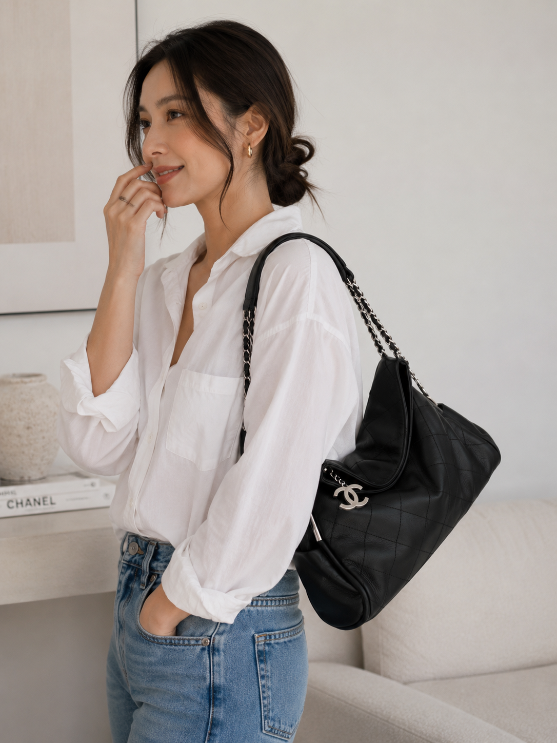 Chanel Beauté Diamond Fold Chain Hobo Bag – GWP Exclusive