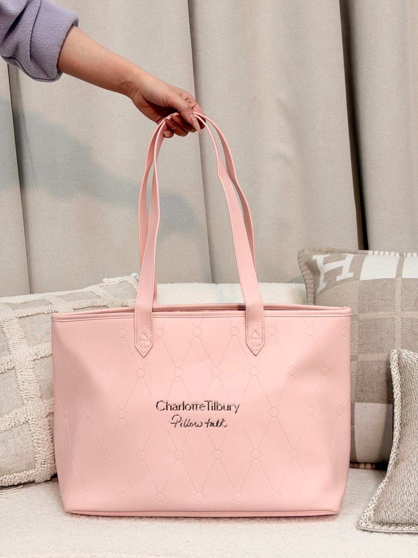 Charlotte Tilbury Pink Quilted Tote (Large Capacity Work & Travel Bag) – VIP GWP Edition