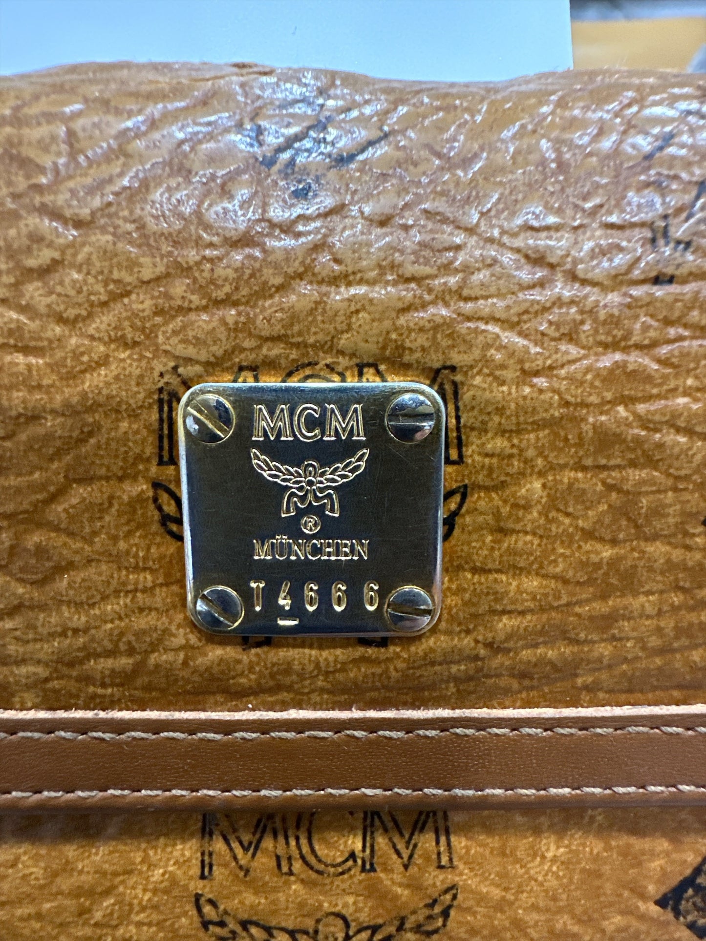 MCM Wallet COGNAC - Clairely Amazing