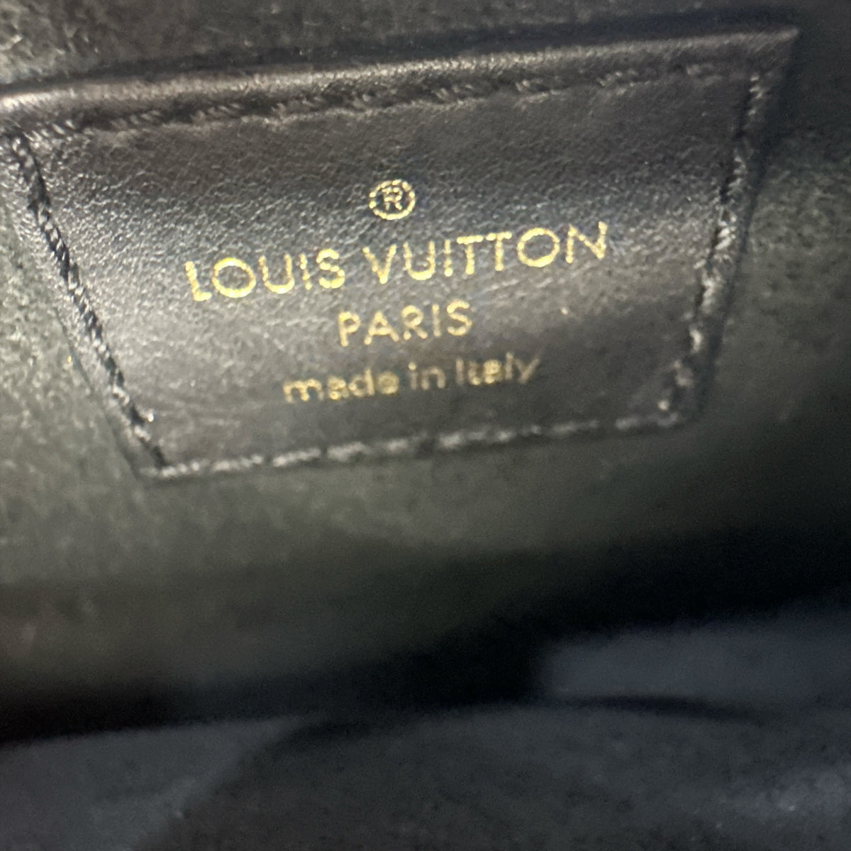 LOUIS VUITTON 
Calfskin New Wave Chain MM Black - Clairely Amazing