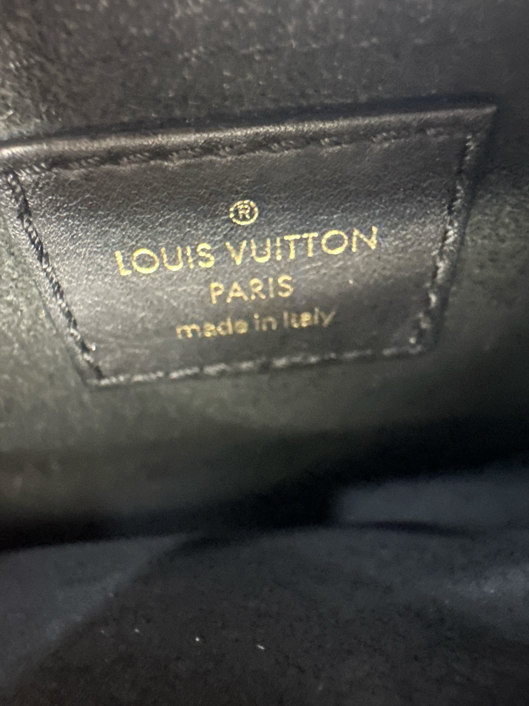 LOUIS VUITTON 
Calfskin New Wave Chain MM Black - Clairely Amazing