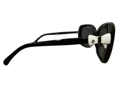 Chanel CC White Bows on Side Sunglasses - Clairely Amazing