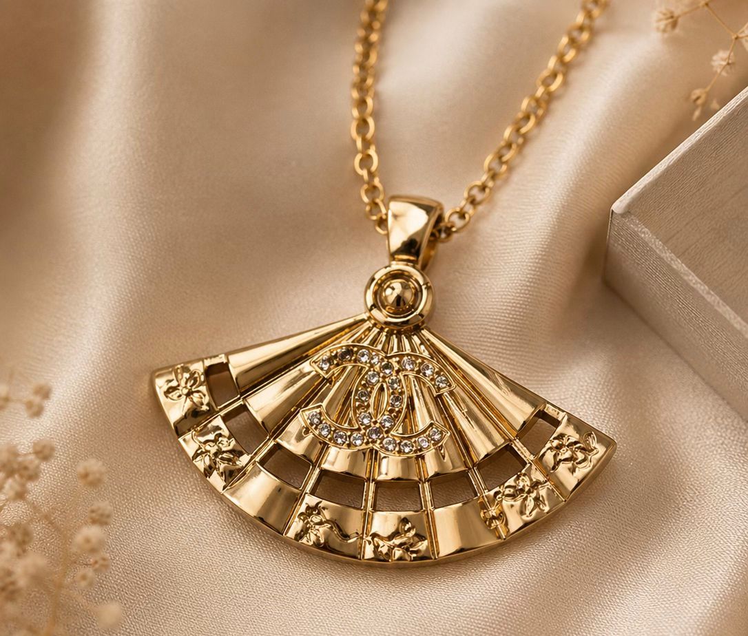 CC Fan Necklace ✨   GWP • Limited Edition