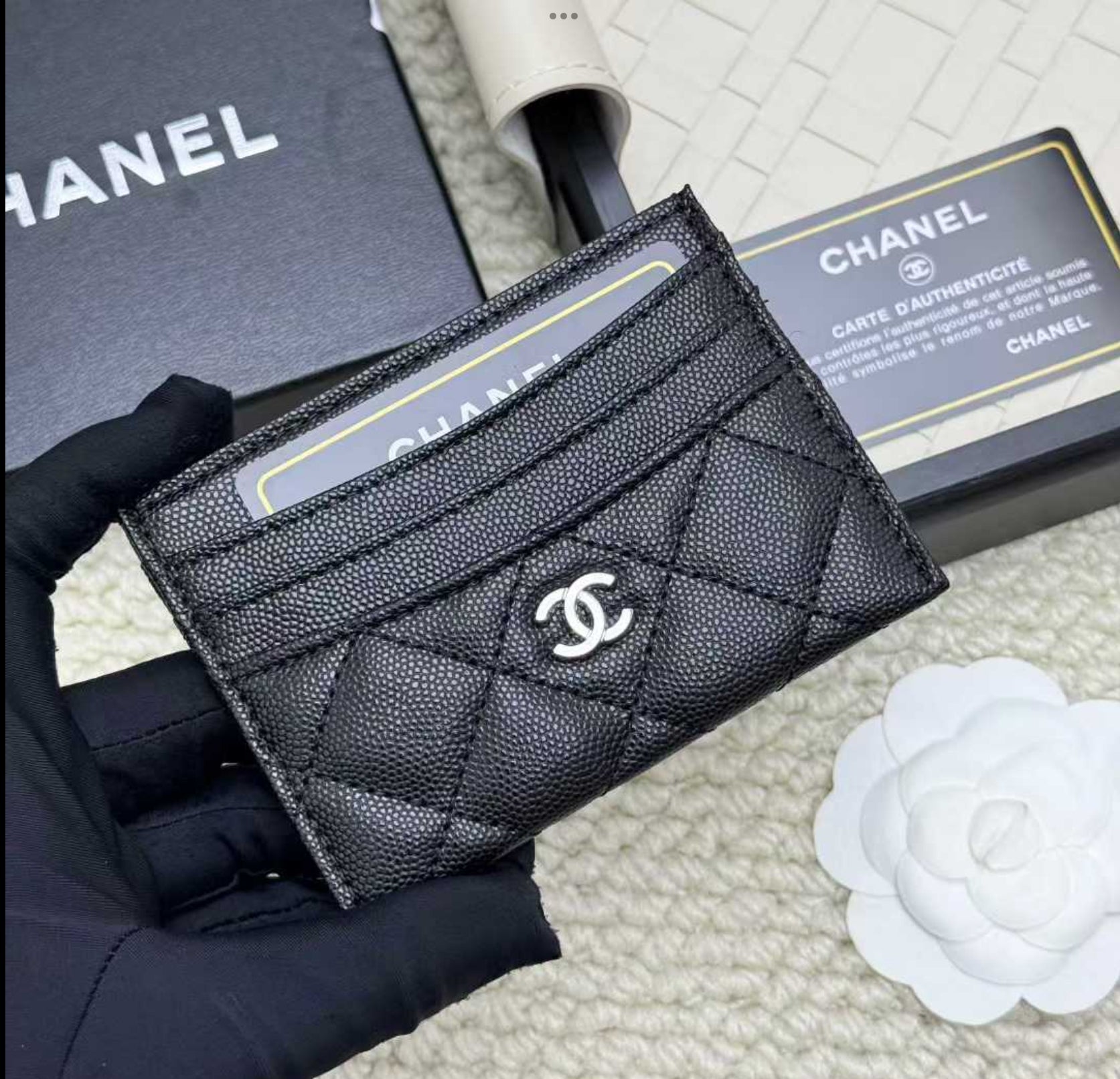 Quilted Leather Card Holder – Black/Gold