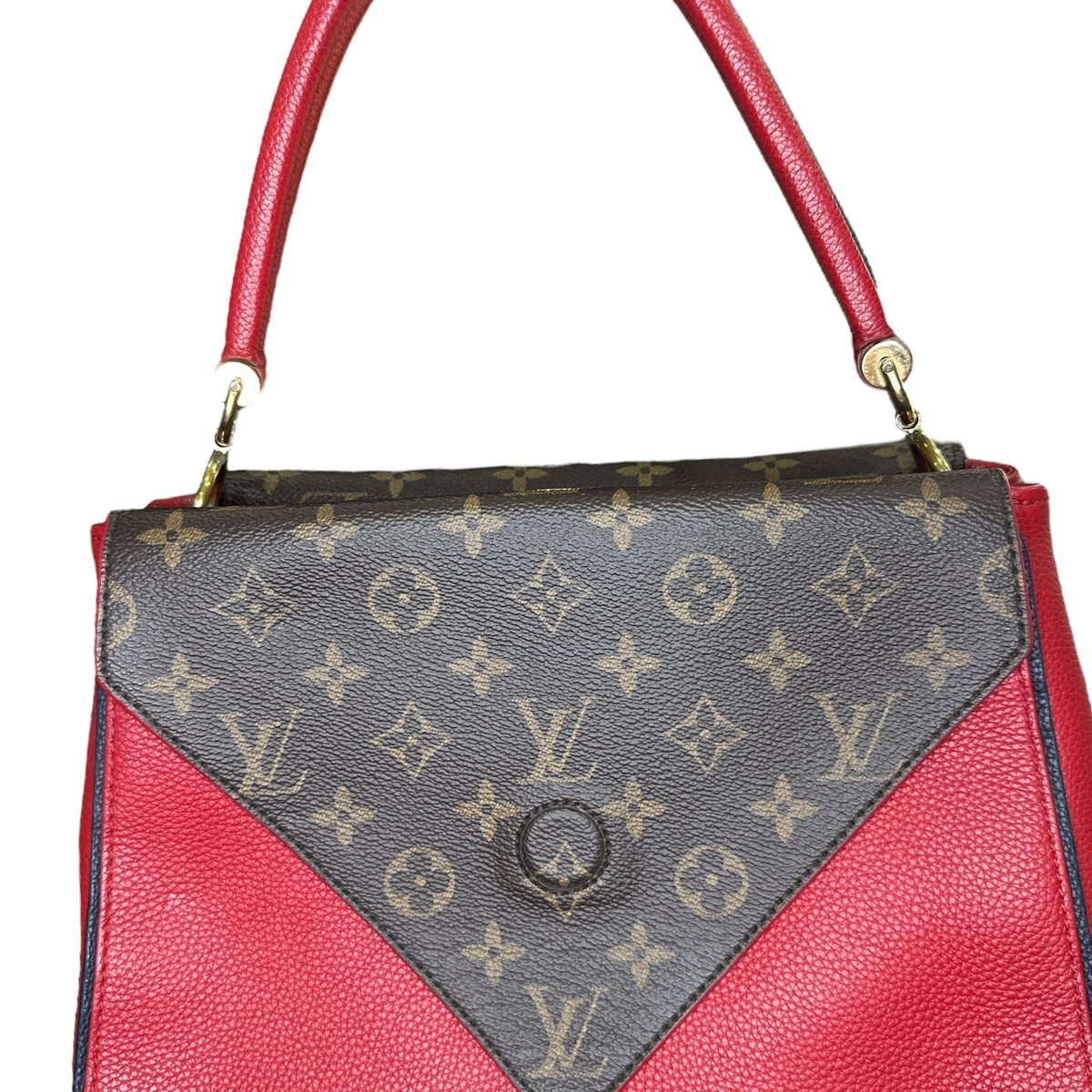 LOUIS VUITTON 
Grained Calfskin Monogram Double V Rubis - Clairely Amazing