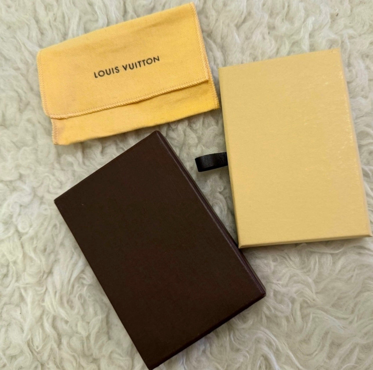 Louis Vuitton Vernis Card Case with dustbag and box - Clairely Amazing