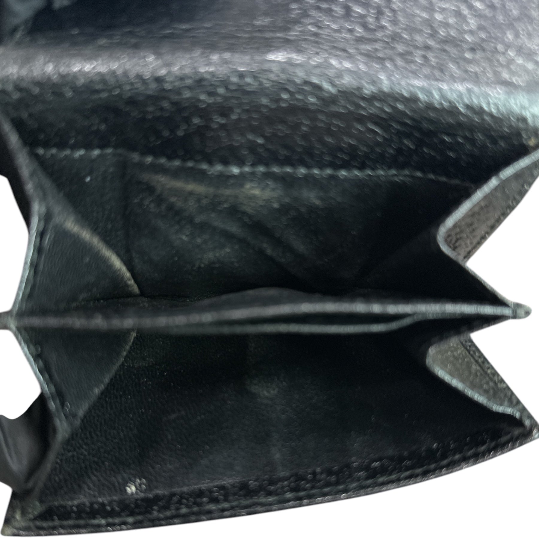 GUCCI G Clip Leather Bi-fold Wallet for Men - Clairely Amazing