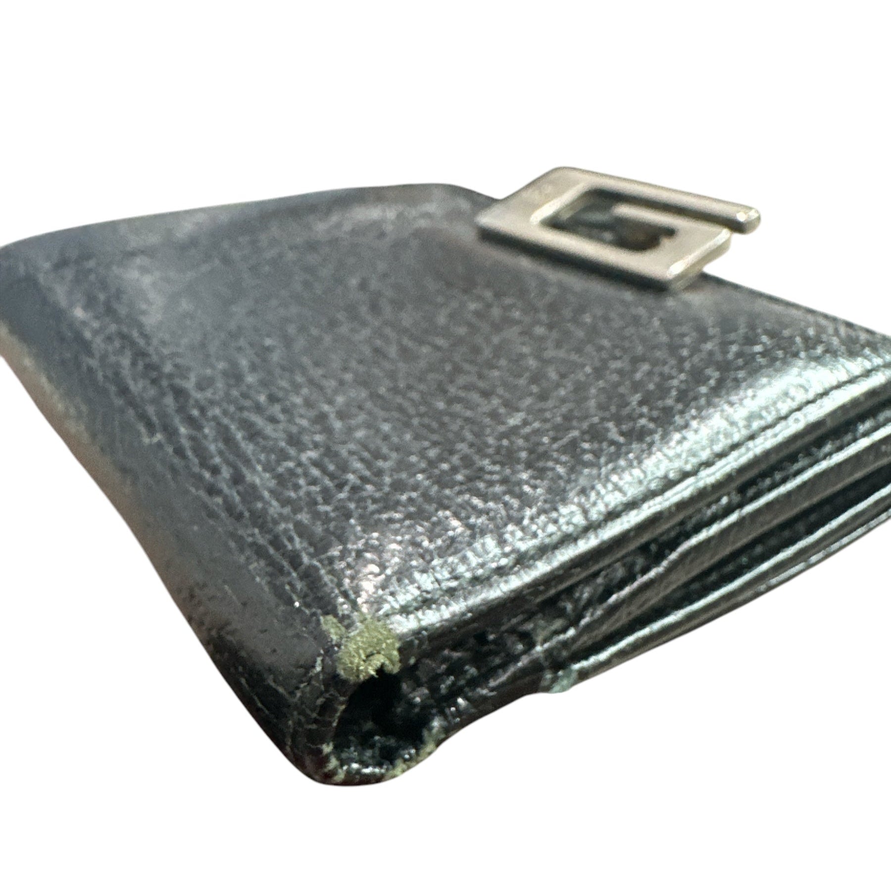GUCCI G Clip Leather Bi-fold Wallet for Men - Clairely Amazing