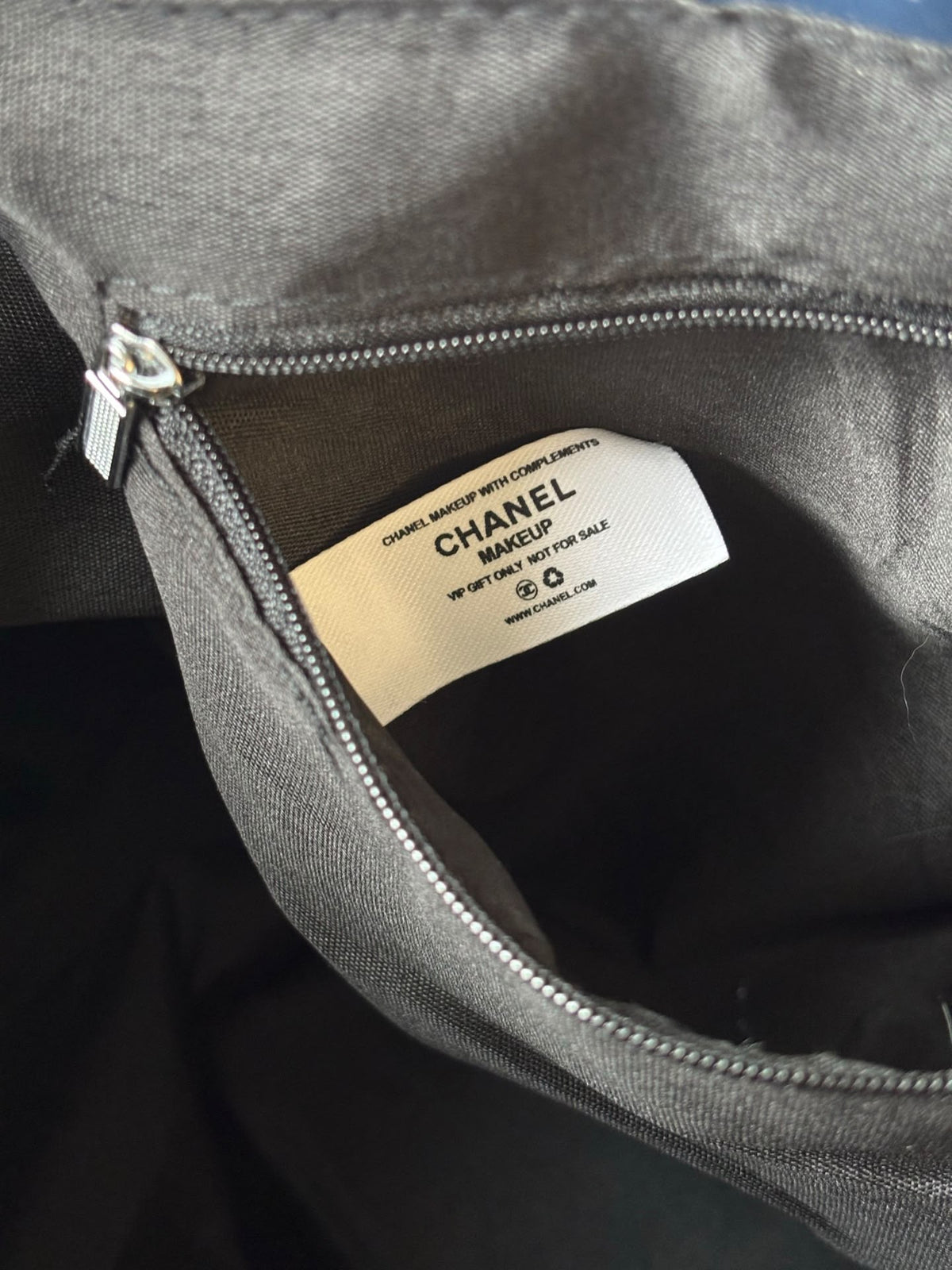 👑 GWP Chanel Coarse Tweed Tote Bag | Dark Blue | Chain Shoulder Straps