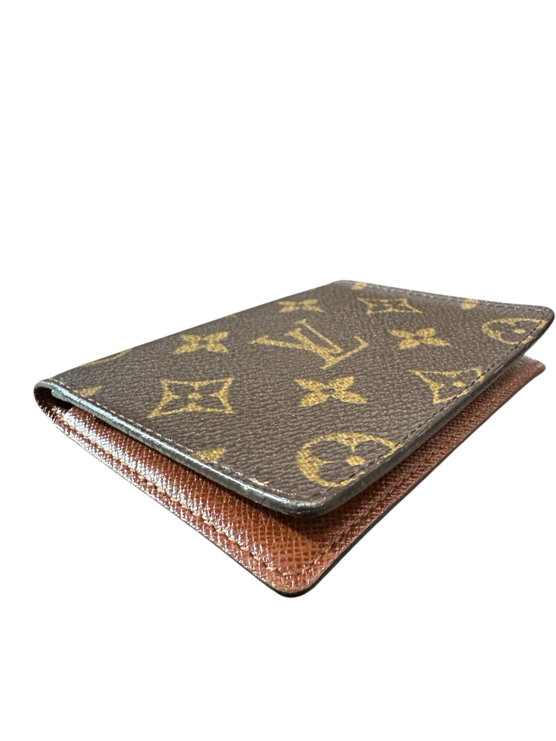 LOUIS VUITTON 
Monogram Porte 2 Cartes Vertical Card Holder - Clairely Amazing