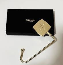 Chanel Beauté Gold CC Handbag Hook – Luxury Table Purse Hanger (VIP GWP)