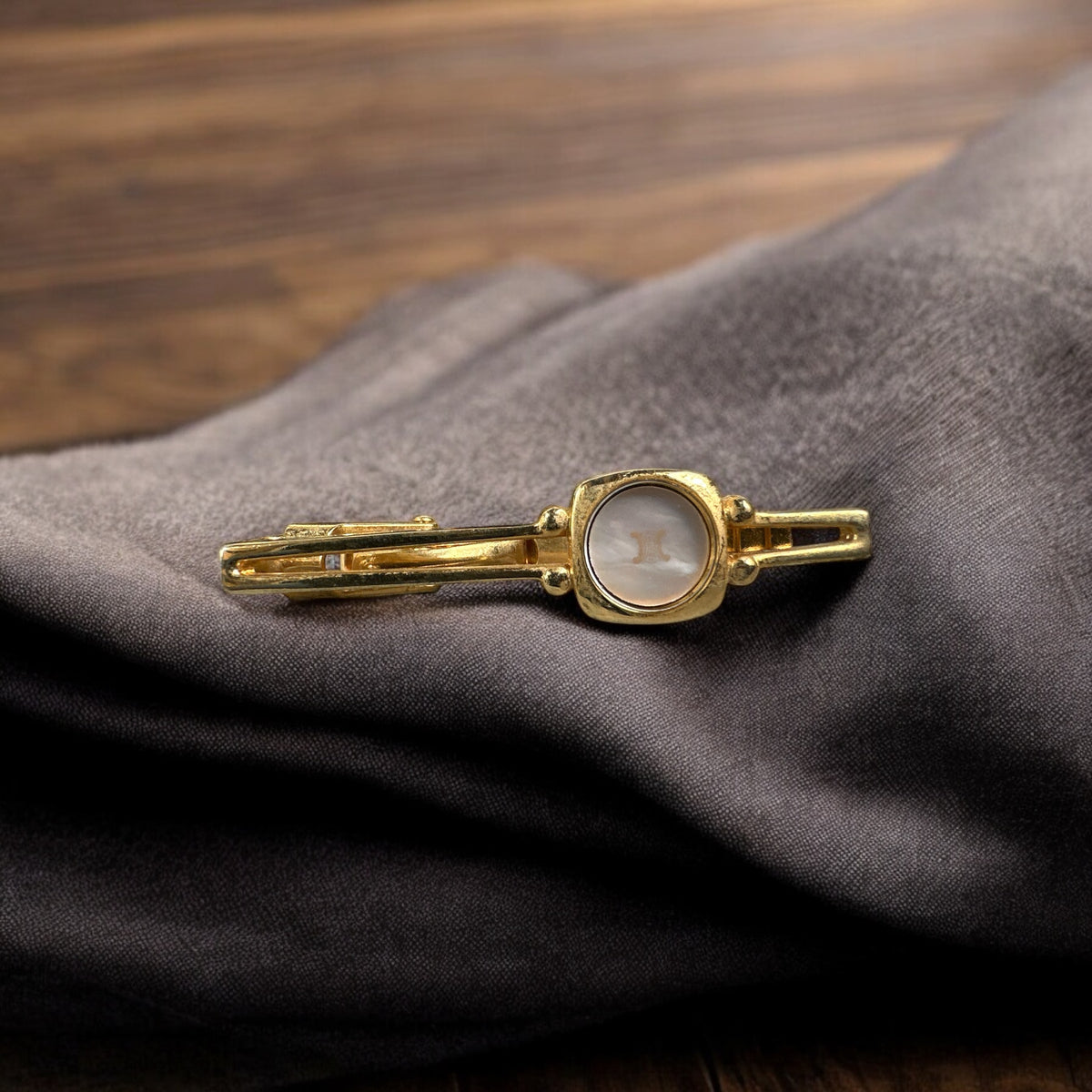 CELINE Mother Pearl Tie Clip - Clairely Amazing