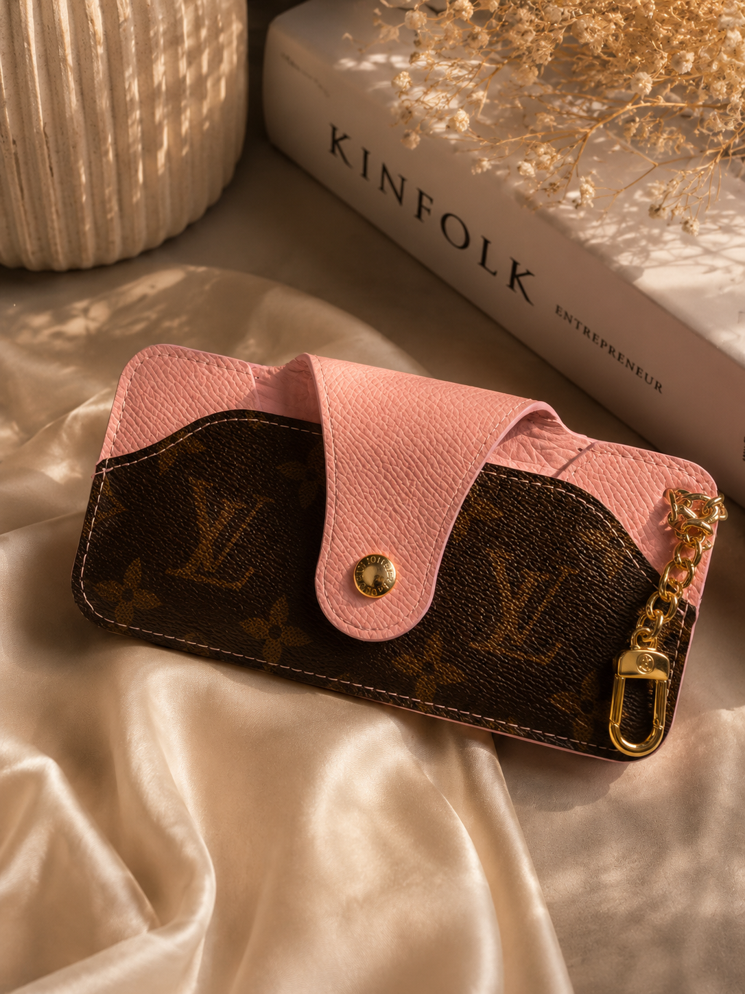 Fashion Monogram Sunglasses Case with Attached Chain