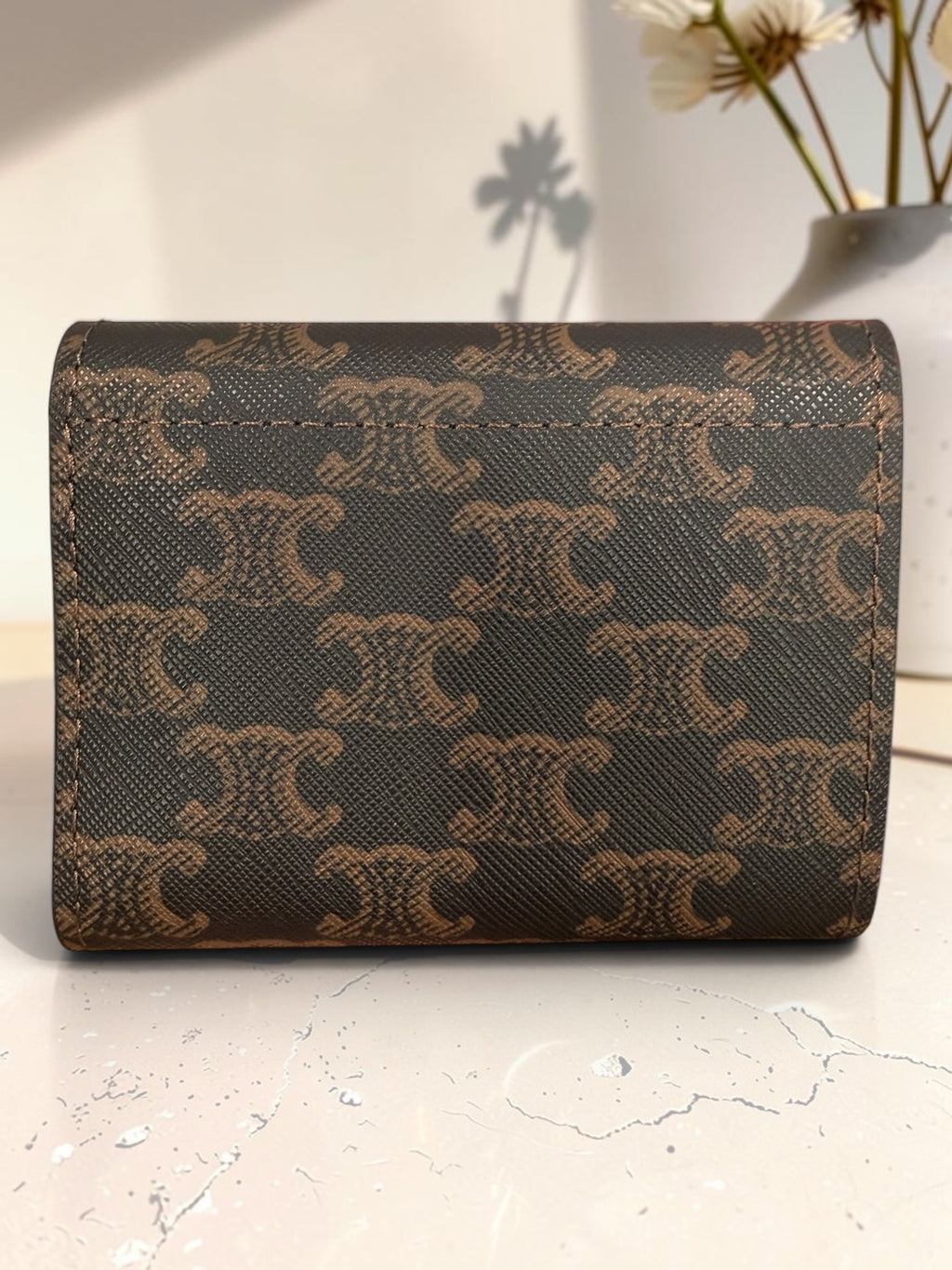 ✨Fashion Monogram Compact Flap Wallet – Brown & Black